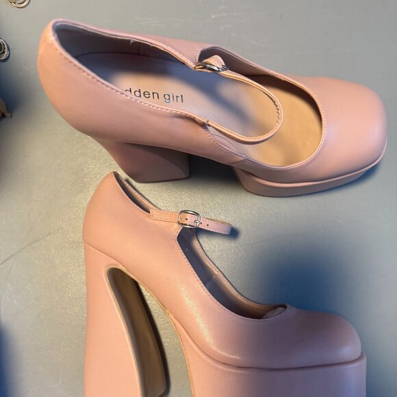 Platform heel - Picture 2 of 2